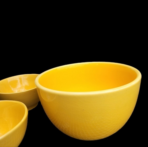 Tabletops Galleries Yellow Fruit Bowl And 4 Serving Bowls Handpainted Set Of 5 - Picture 5 of 5